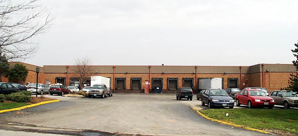 More Photos Of 9383-9387 Dielman Industrial Dr, Olivette Distribution For Lease