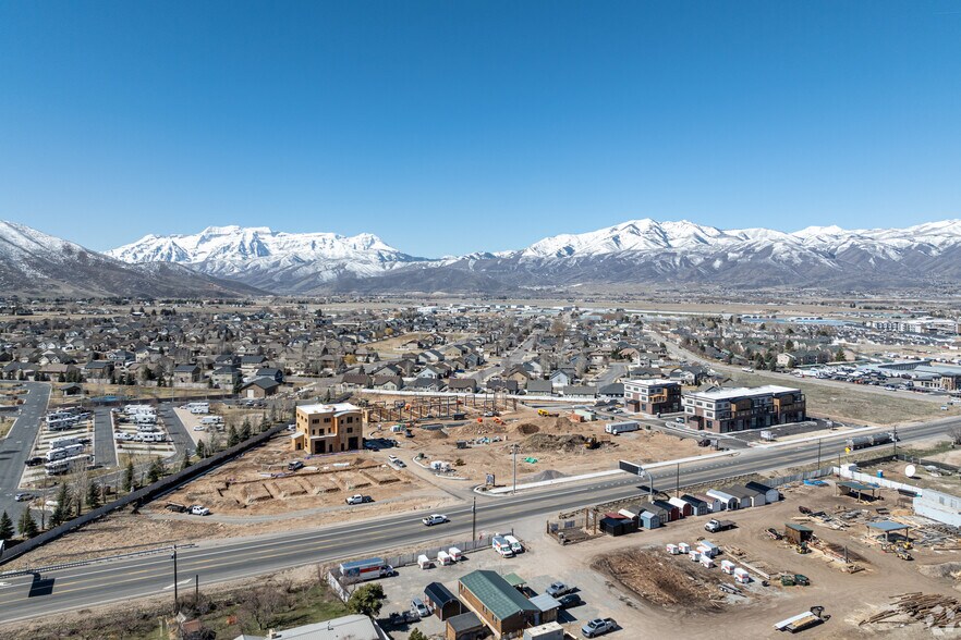 More Photos Of 1922 S Highway 40, Heber City Showroom For Lease