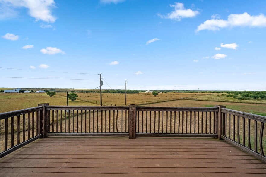 More Photos Of 2538 County Road 223, Floresville Land For Sale