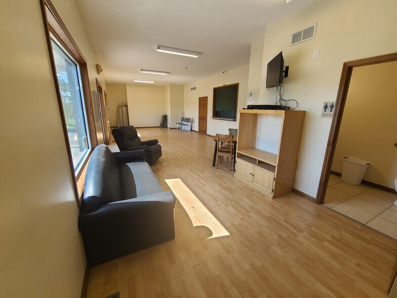 More Photos Of 25 Ruthman Dr, Dry Ridge Loft Creative Space For Lease
