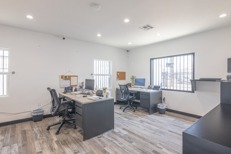 More Photos Of 13449 Van Nuys Blvd, Pacoima Storefront Retail Office For Sale