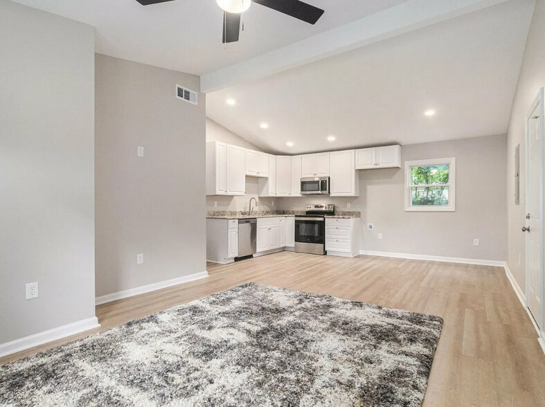 More Photos Of 340 Bell St SE, Marietta Office Residential For Sale