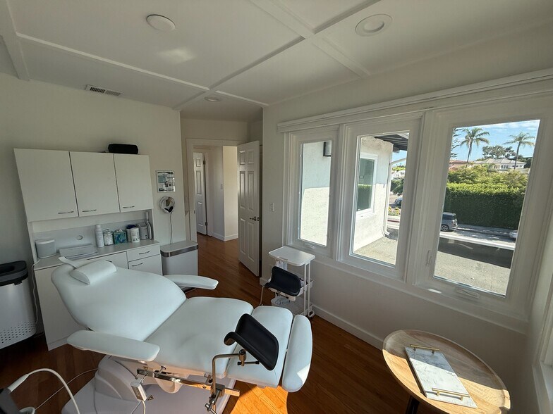 More Photos Of 7880 Exchange Pl, La Jolla Freestanding For Lease