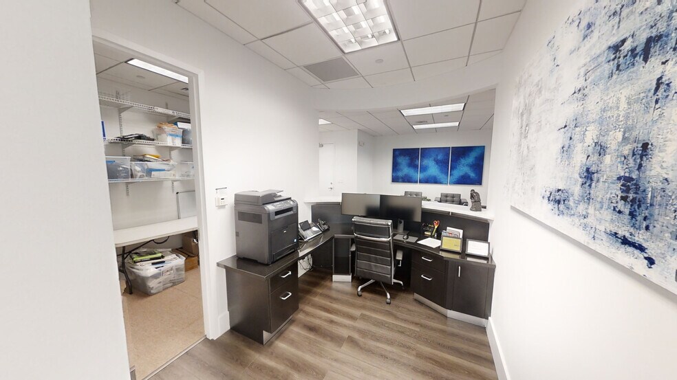 More Photos Of 175 SW 7th St, Miami Medical For Sale