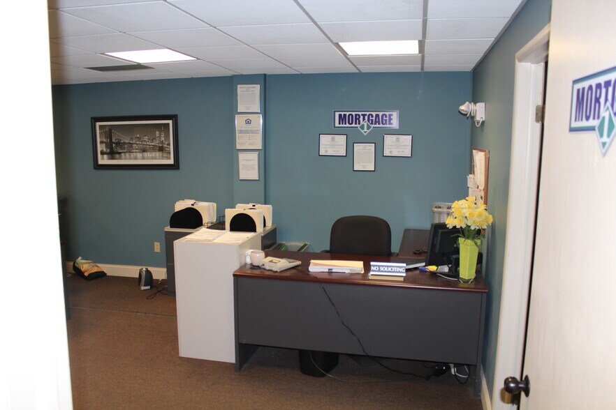 More Photos Of 108-110 E Grand River Ave, Brighton Storefront Retail Office For Sale