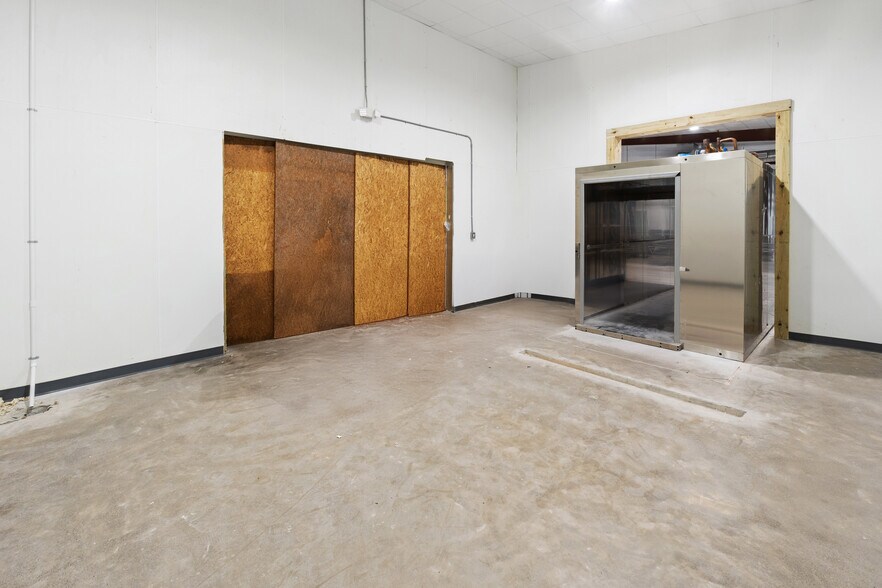 More Photos Of 4200 W Mile 3 Rd, Mission Food Processing For Sale