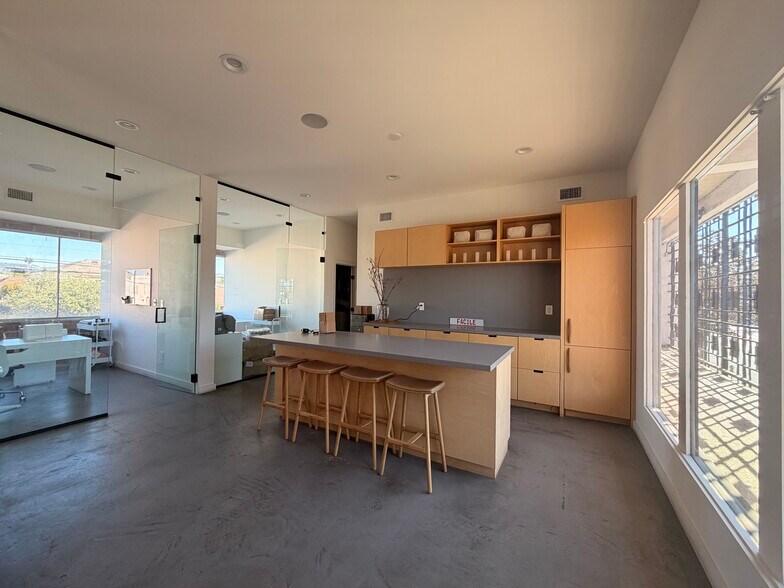 More Photos Of 7451-7465 Beverly Blvd, Los Angeles Loft Creative Space For Lease