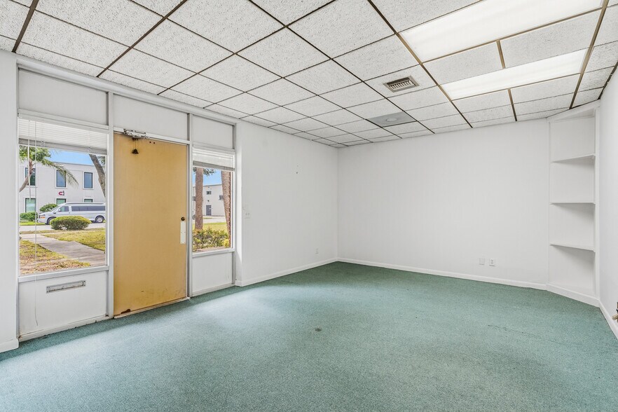 More Photos Of 2145 15th Ave, Vero Beach Office For Sale