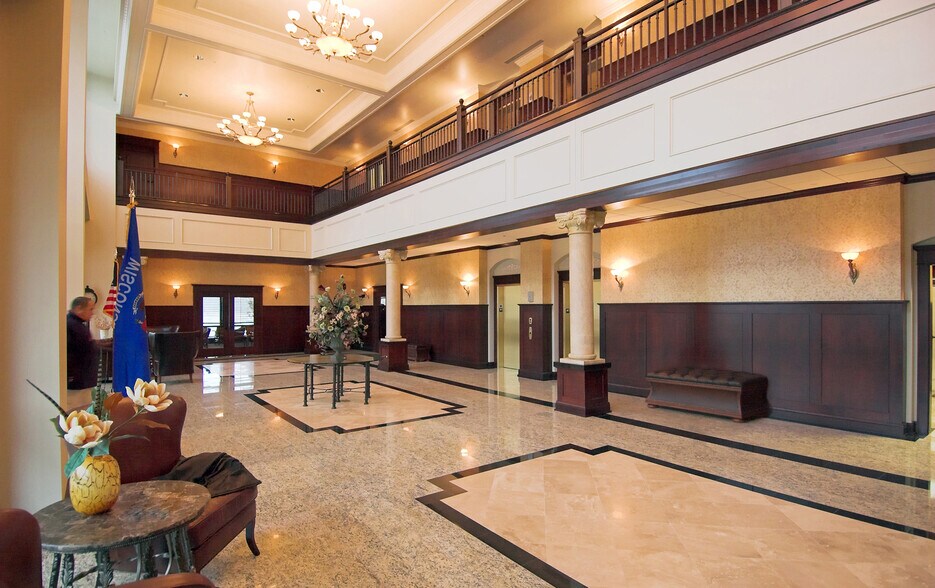 More Photos Of 332 Front St S, La Crosse Medical For Lease