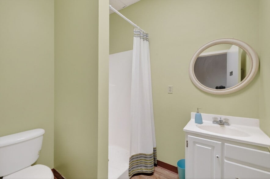 More Photos Of 103 N Main St, Wildwood Storefront For Sale