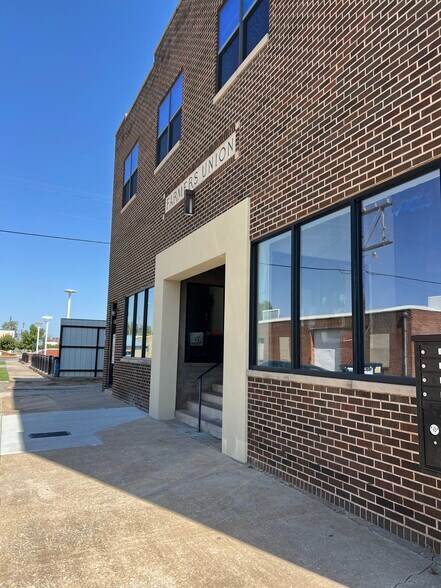More Photos Of 18 N Klein Ave, Oklahoma City Freestanding For Lease