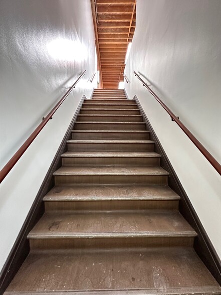 More Photos Of 1327 S Olive St, Los Angeles Specialty For Lease