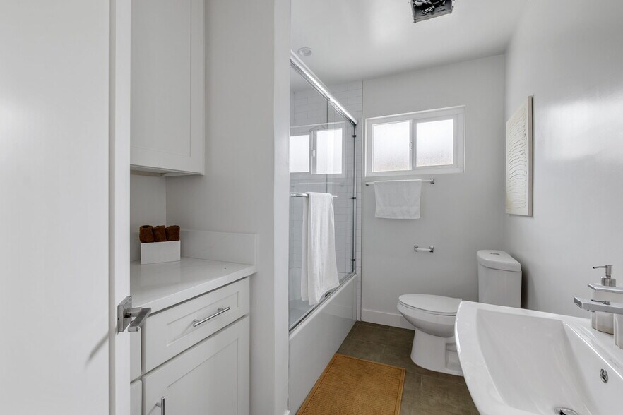 More Photos Of 17302 Ermanita Ave, Torrance Apartments For Sale