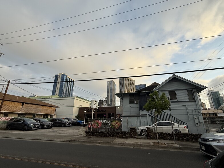Primary Photo Of 1303 Rycroft St, Honolulu Restaurant For Lease