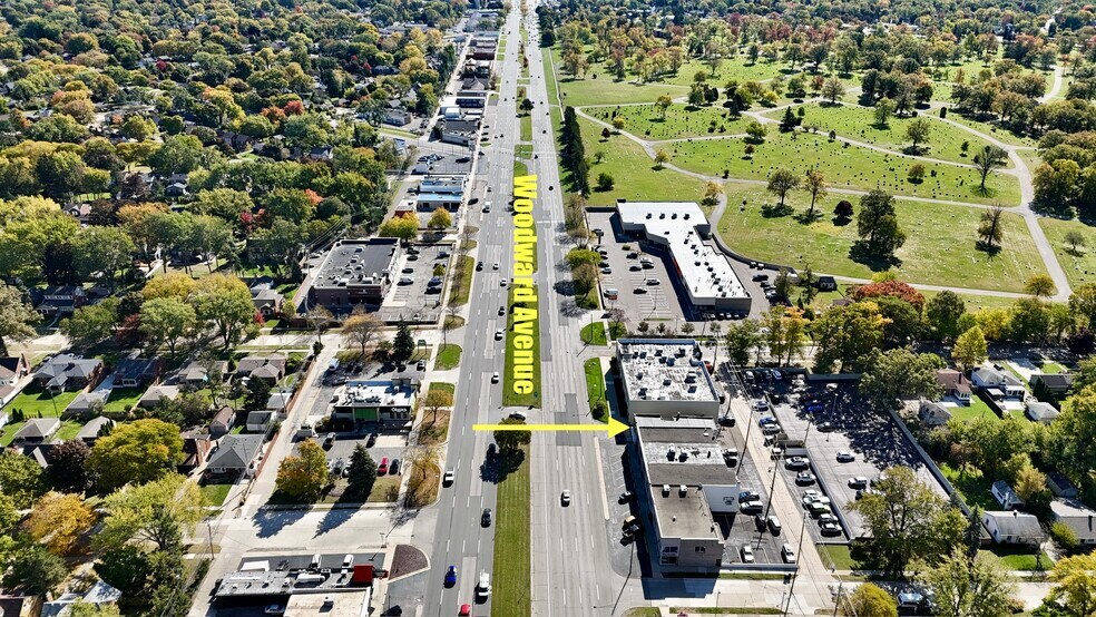 Primary Photo Of 30333 Woodward Ave, Royal Oak Storefront Retail Office For Sale