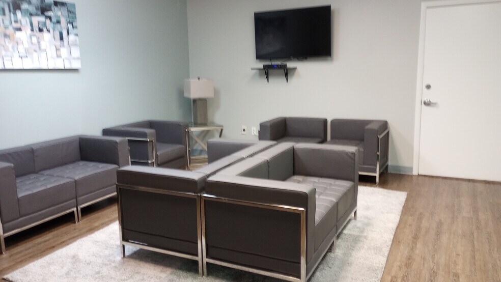 More Photos Of 1000 Executive Dr, Oviedo Medical For Lease