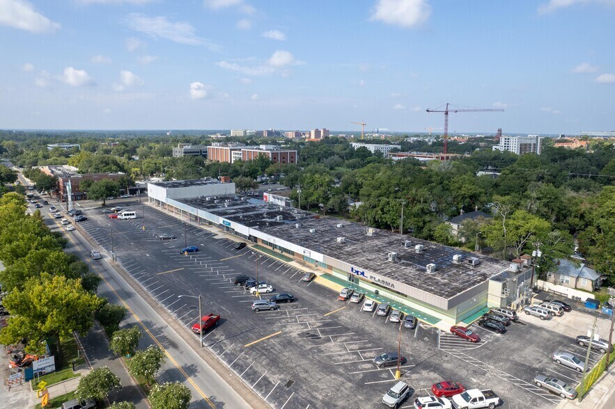 More Photos Of 10 NW 6th St, Gainesville Storefront For Lease