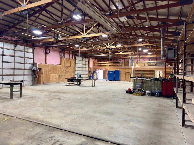 More Photos Of 28510 Lemoyne Rd, Millbury Warehouse For Lease