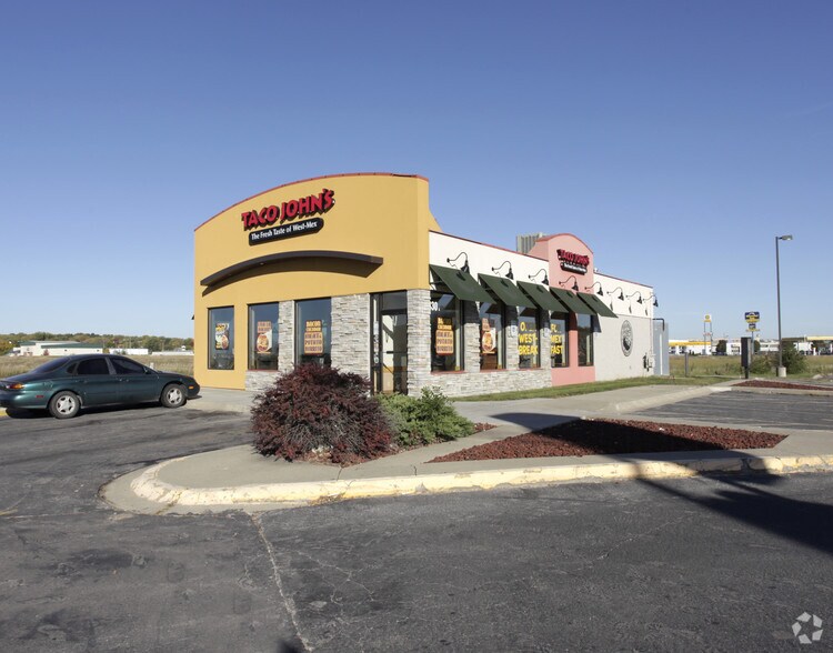 More Photos Of 2662 Cornhusker Hwy, Lincoln Unknown For Lease