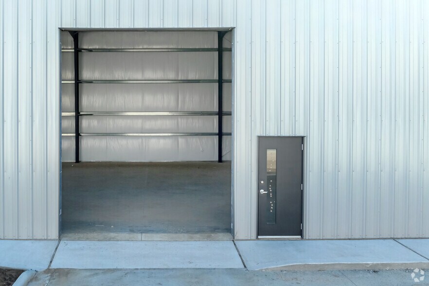 More Photos Of 5713 13th St, Katy Unknown For Lease