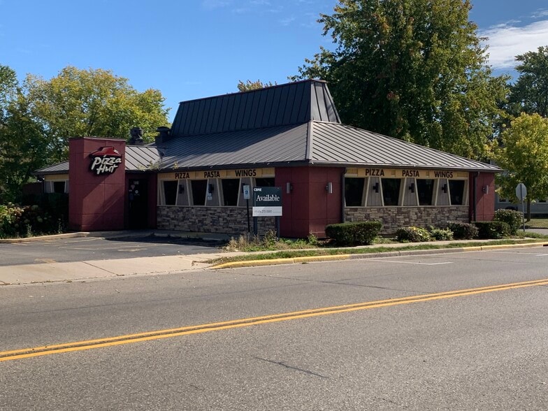 More Photos Of 801 Williams St, Lake Geneva Restaurant For Sale