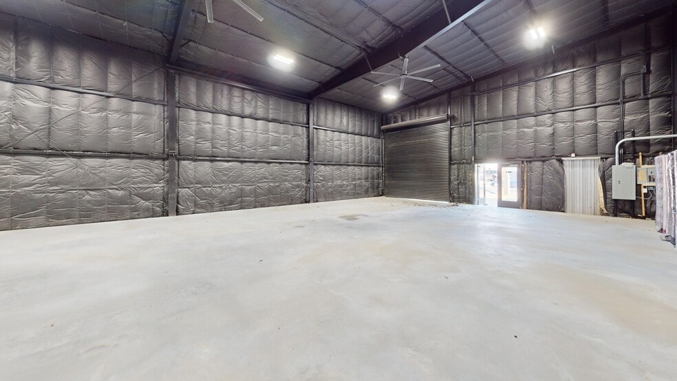 More Photos Of 2811 E 5th St, Austin Storefront Retail Office For Lease