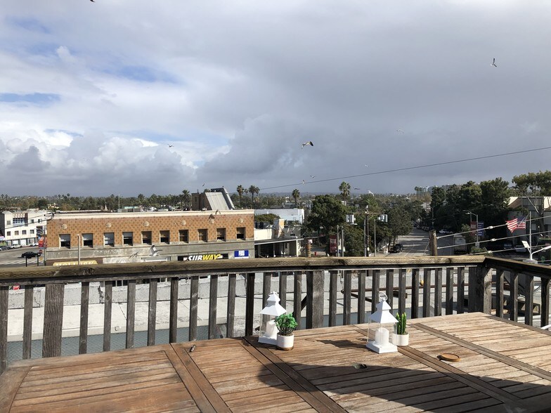 More Photos Of 80 Windward Ave, Venice Storefront Retail Office For Lease