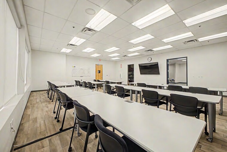 More Photos Of 230 N 48th Ave, Phoenix Manufacturing For Lease