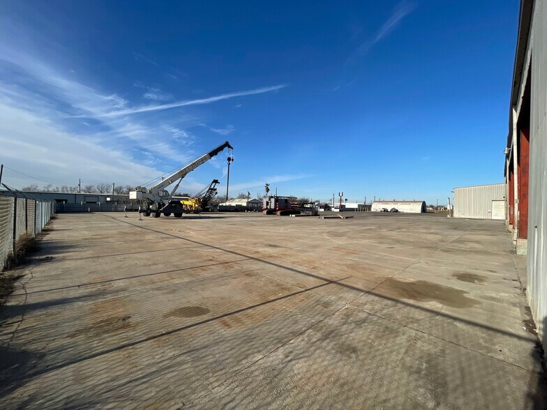 Primary Photo Of 2434 Etring Ave, Corpus Christi Warehouse For Sale