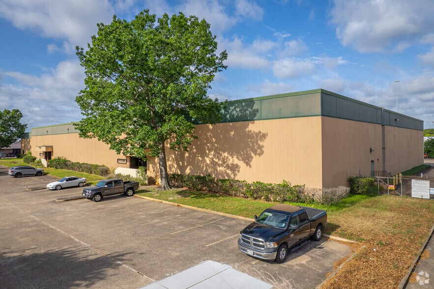 More Photos Of 1741-1749 Stebbins Dr, Houston Warehouse For Lease
