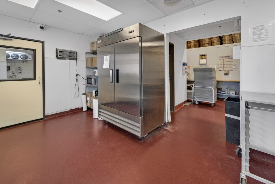 More Photos Of 1501 Lee Hill Dr, Boulder Showroom For Sale
