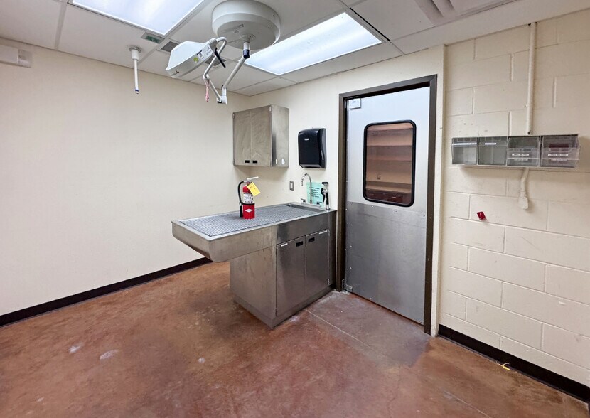 More Photos Of 5 Camino Karsten, Algodones General Retail For Lease