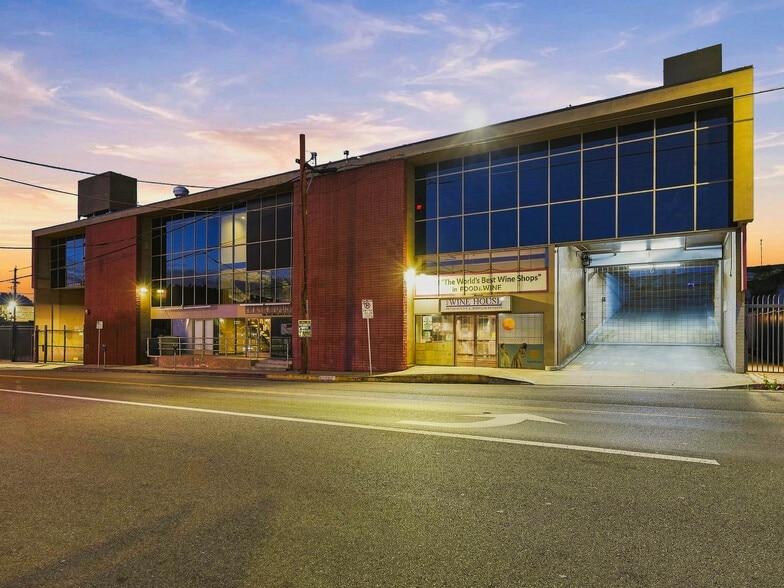 More Photos Of 2311 Cotner Ave, Los Angeles Storefront Retail Office For Sale