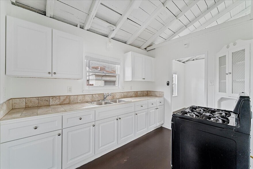 More Photos Of 1222 Corona St, Hermosa Beach Apartments For Sale