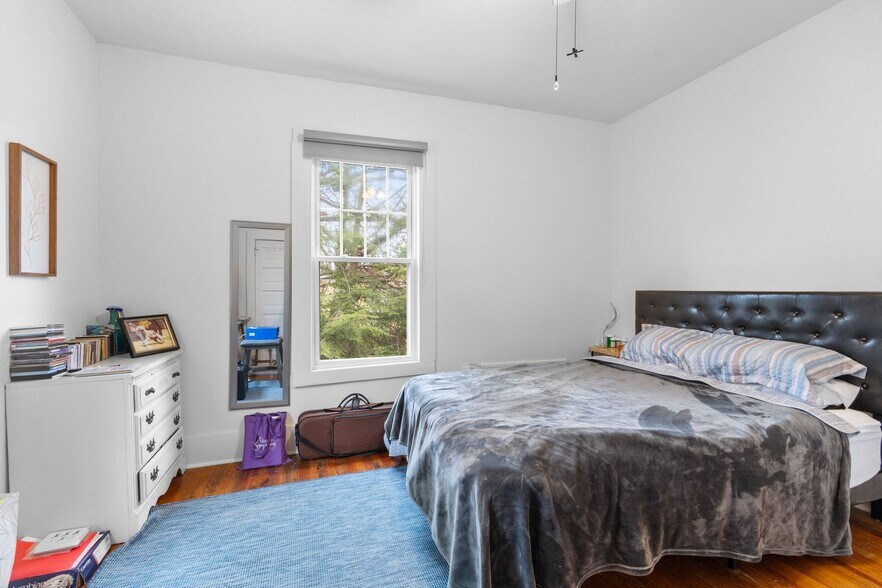 More Photos Of 33 Vance Ave, Black Mountain Apartments For Sale