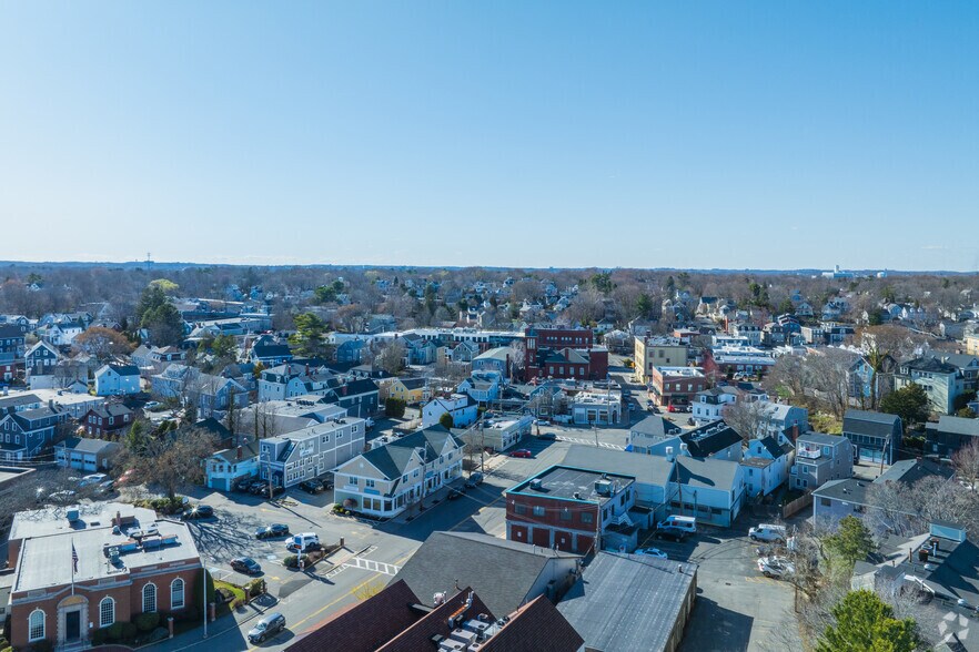 More Photos Of 12 Atlantic Ave, Marblehead Storefront For Sale