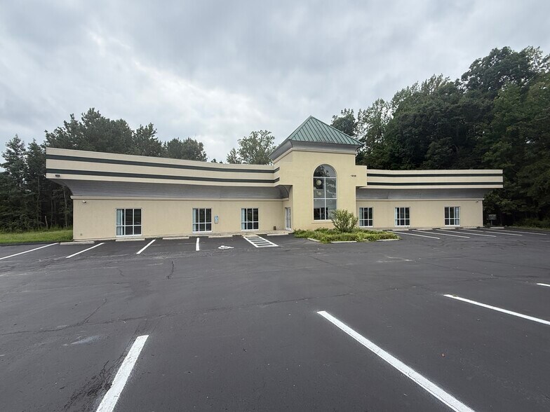 More Photos Of 1385 John Small Ave, Washington Medical For Lease
