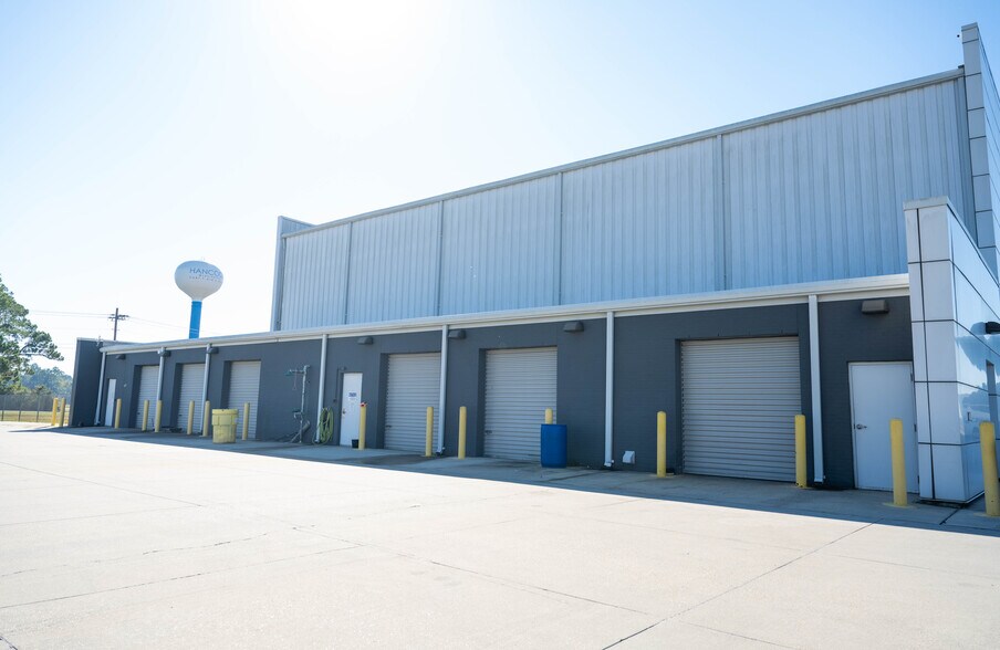 More Photos Of 7095 Roscoe Turner Rd, Kiln Airplane Hangar For Lease