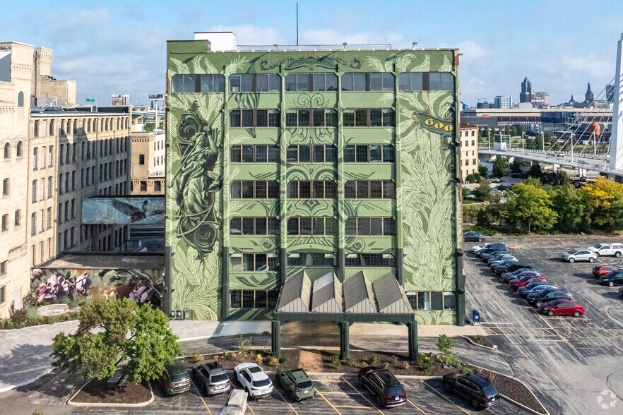 More Photos Of 600 W Virginia St, Milwaukee Office For Lease