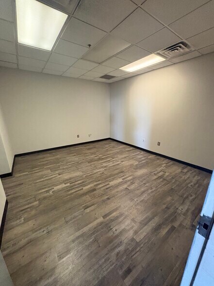 More Photos Of 3542 Sirius Ave, Las Vegas Unknown For Lease