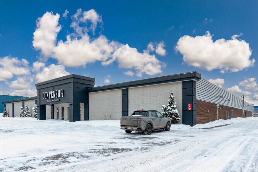 Primary Photo Of 420 Av Taniata, Lévis General Retail For Sale
