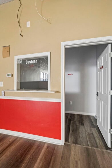 More Photos Of 206 Claire Ave, Oak Grove General Retail For Lease