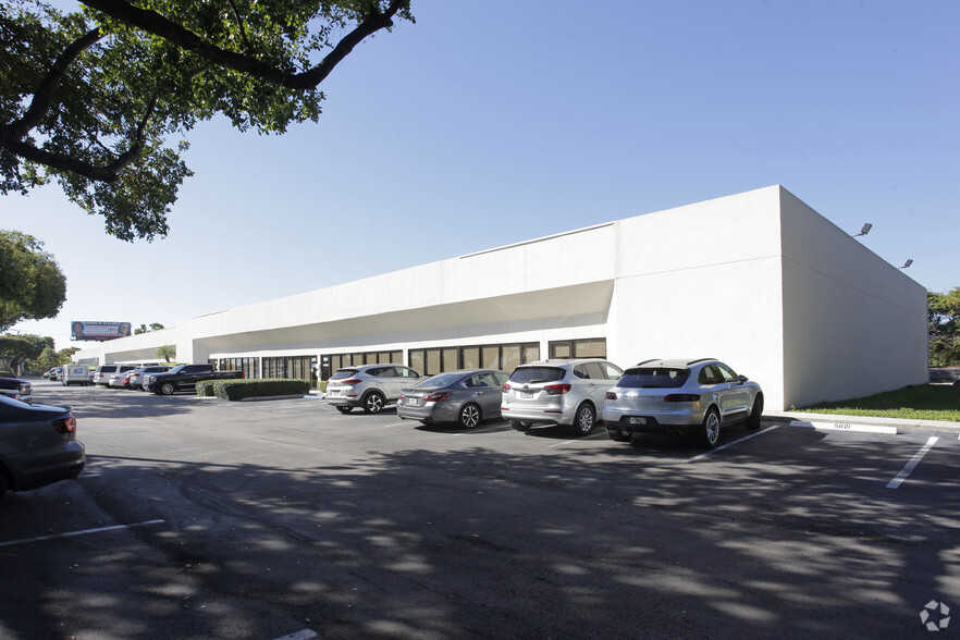 Primary Photo Of 5801-5821 N Andrews Way, Fort Lauderdale Light Manufacturing For Lease