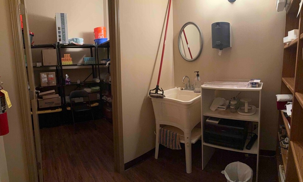 More Photos Of 5150 Buford Hwy NE, Doraville Storefront For Sale