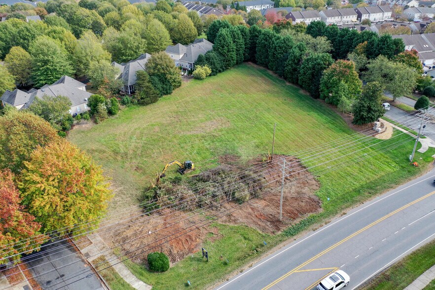 More Photos Of 18620 W Catawba Ave, Cornelius Office Residential For Lease