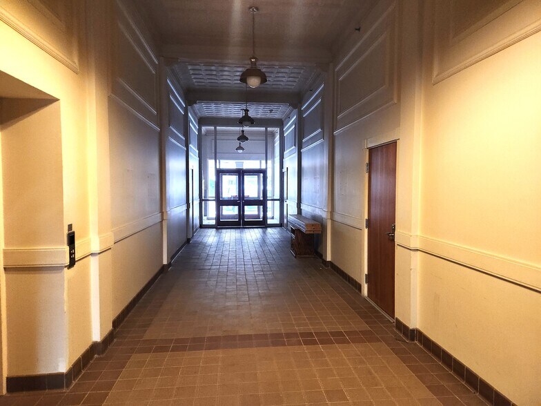 More Photos Of 253-255 Main St, Webster Loft Creative Space For Lease