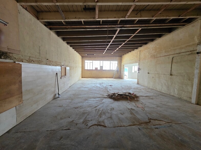 More Photos Of 2473 Fletcher Dr, Los Angeles Manufacturing For Lease