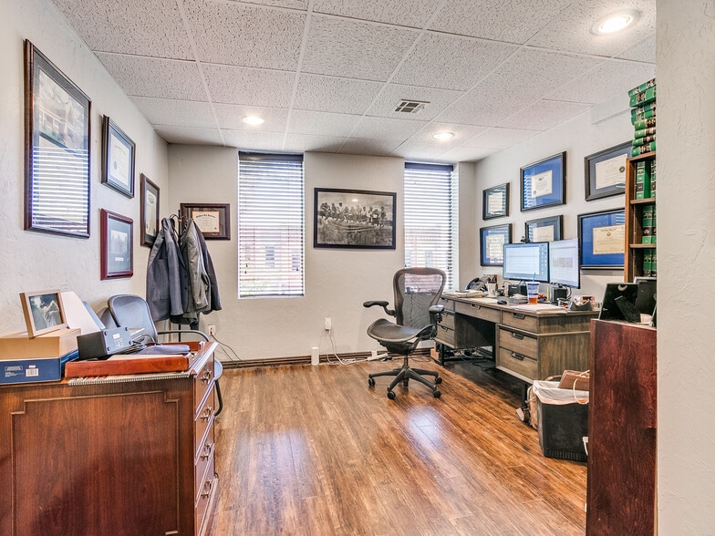 More Photos Of 219 E Main St, Norman Office For Sale