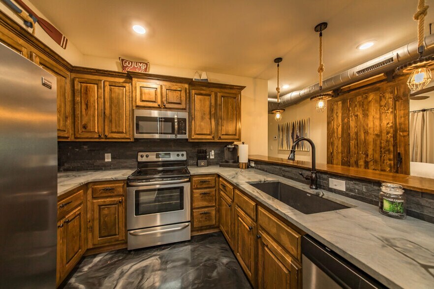 More Photos Of 7910 Edgemont Rd, Greers Ferry Apartments For Sale