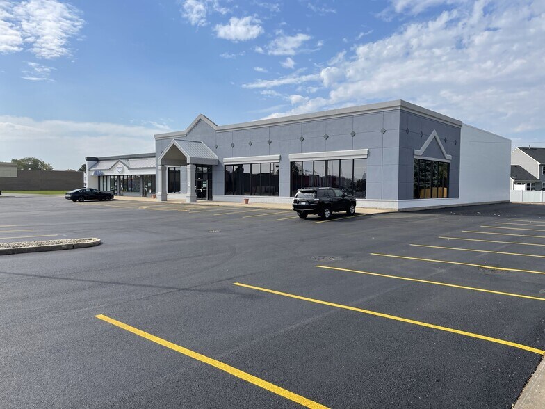 More Photos Of 1611-1617 Douglas Rd, Montgomery Unknown For Lease